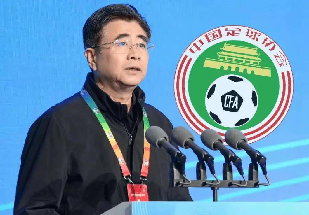 第27分钟，萨内右路突入禁区，造成沃尔夫斯堡门前混战，穆勒拿球回做，格雷罗跟进射门打偏。